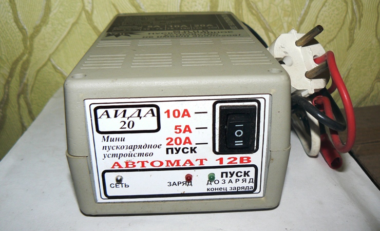 Автоматическое пуско-зарядное устройство АИДА-20 для аккумуляторов на 12 вольт