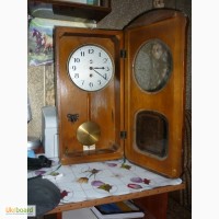 Часы старинные, настенные, механические, деревянные, с маятником