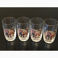 Набоp стеклянных стаканчиков с изображением 4-х мушкетеров