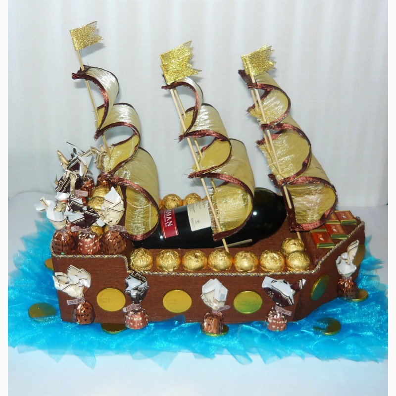 Фото 2. Корабль из конфет Пираты Карибского моря