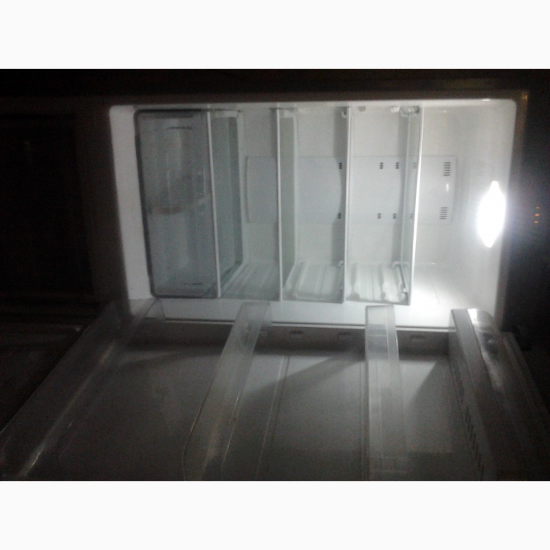Фото 2. Продам фирменньlй холодильник Samsung