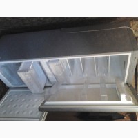 Продам фирменньlй холодильник Samsung