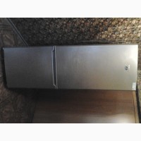 Продам фирменньlй холодильник Samsung