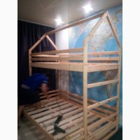 Кровать двоповерхова з сосни на три спальних місця - 6000грн