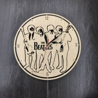 Часы из дерева на стену «Эпоха The Beatles»