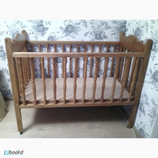 Детская деревянная кроватка
