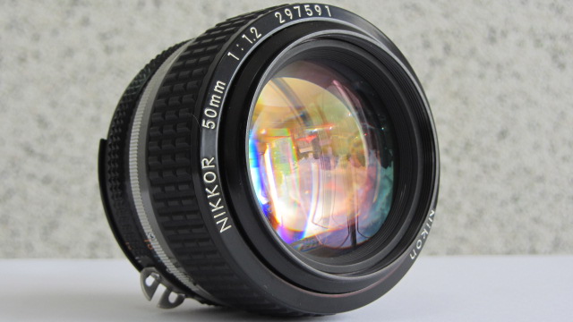 Продам МЕГАСВЕТОСИЛЬНЫЙ объектив Nikon NIKKOR 50mm f 1.2 AIS на Nikon.Новый