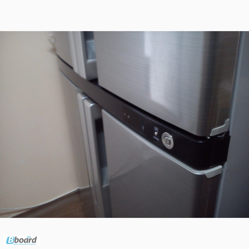Фото 11. Большой холодильник Sharp SJ-F72PV-SL
