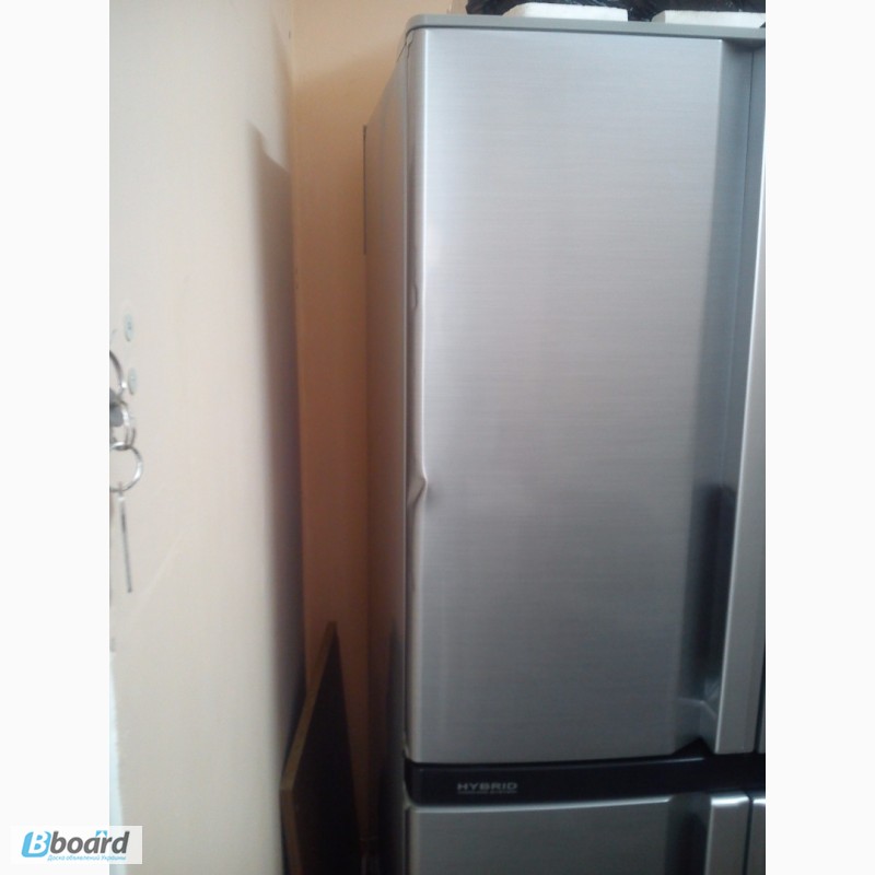 Фото 13. Большой холодильник Sharp SJ-F72PV-SL