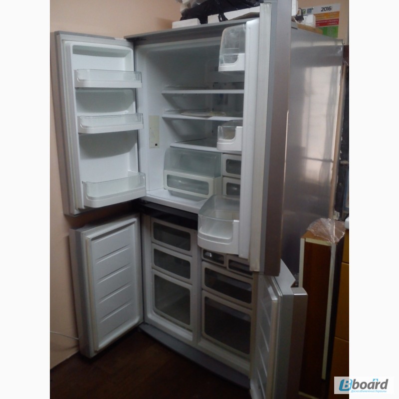 Фото 8. Большой холодильник Sharp SJ-F72PV-SL