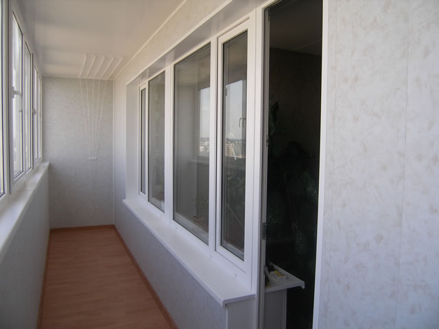 Фото 2. Балкон под ключ. Доступные окна. Ремонт балкона. Остекление
