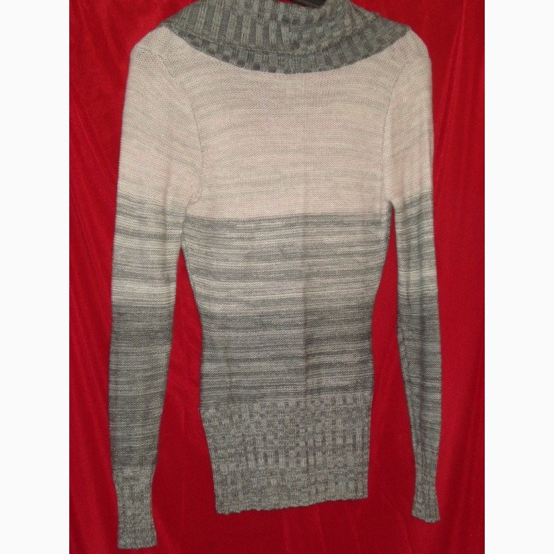 Фото 4. Свитер-пуловер женский 44/S размер-size