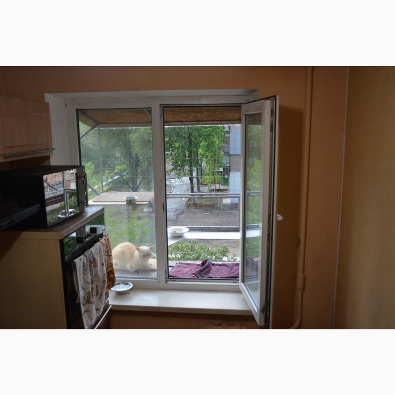 Фото 3. Прогулочный вольер для кошек на окно. Броневик Днепр