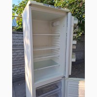 Продам двухкамерный холодильник Б/У