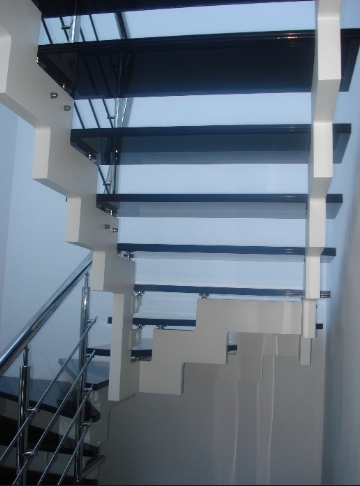 Фото 3. Междуэтажные лестницы
