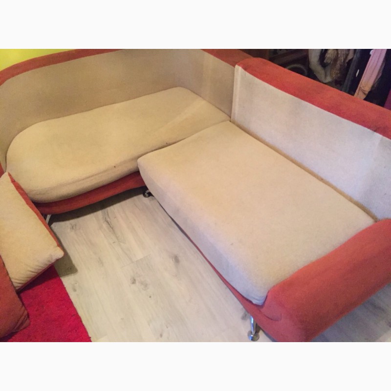 Продам диван двуспальный в отличном состоянии 2500гривен