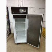 Холодильна шафа Polair CM107-S б/в, холодильник промисловий глухий б/в