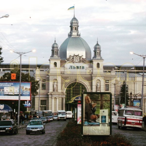 Фото 7. Реклама на вокзале Киев ЖД
