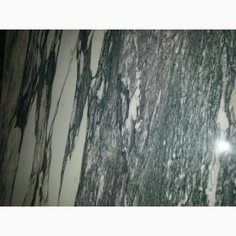Фото 17. Оникс - полудрагоценный мрамор в слябах толщиной : 20 мм, 30 мм., 50 мм., и в изделиях