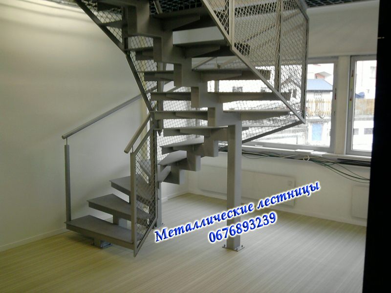 Фото 8. Изготовление лестниц на металлокаркасе
