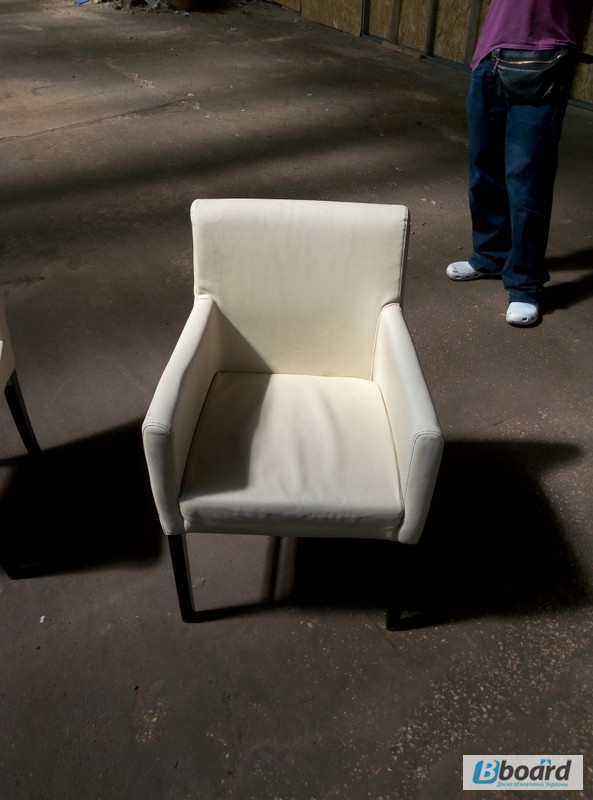 Фото 2. Продам светлые кресла из кожзама бу для кафе ресторанов клубов