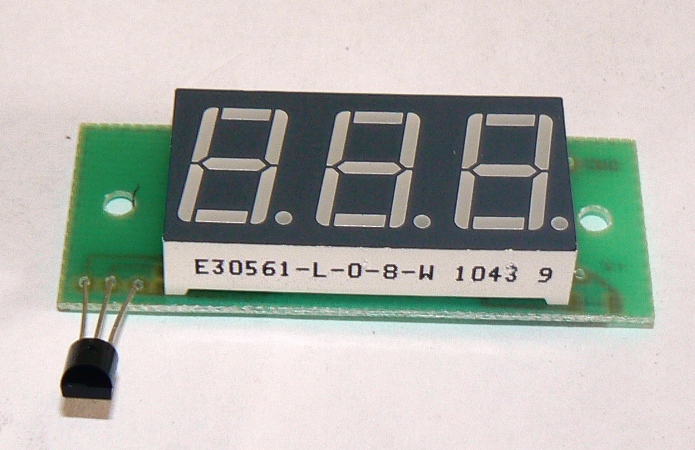 K112 Цифровой термометр -55…+125 C шкала 0.56 дюйма на AtMega48PA-AU, LP2951C и DS18B20