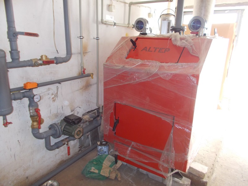 Фото 2. Монтаж систем опалення та гарячого водопостачання