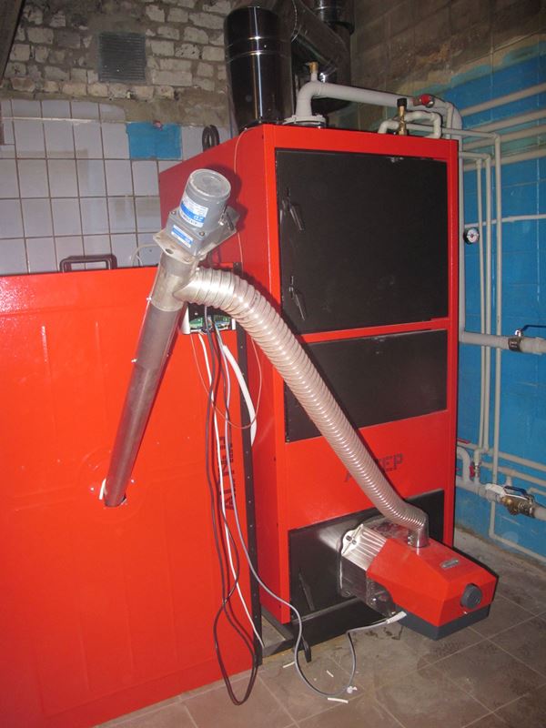 Фото 8. Монтаж систем опалення та гарячого водопостачання
