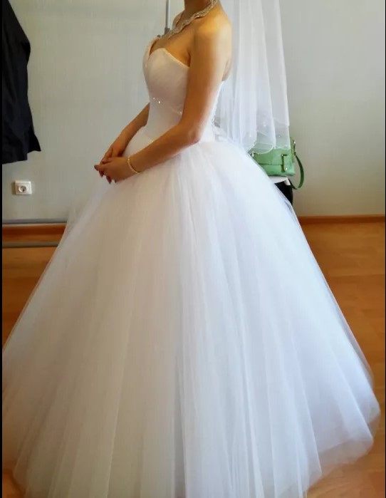 Фото 2. Шикарное свадебное платье