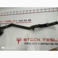 Шланг системы охлаждения от шланга левого порога до помпы Tesla model S 600