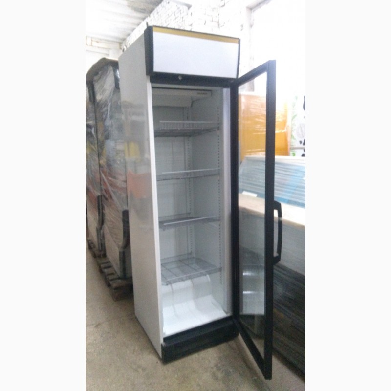 Фото 2. Холодильный шкаф однодверный Helkama б/у. холодильник купить бу