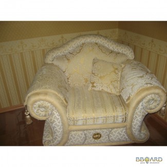 Продам диван и кресло в отличном состоянии, производства Италия.
