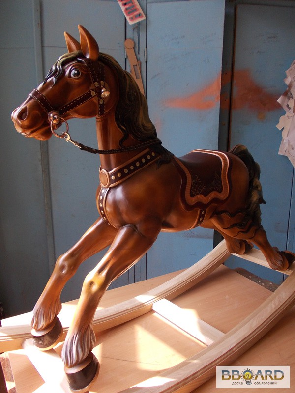 Фото 3. Деревянная лошадка для вашего ребенка.