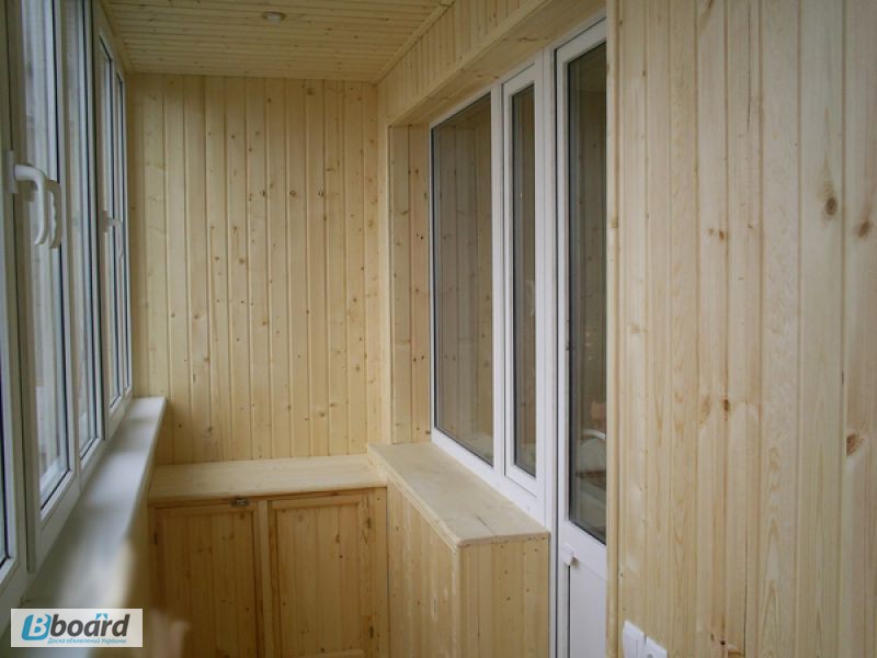 Обшивка и утепление балкона деревянной вагонкой