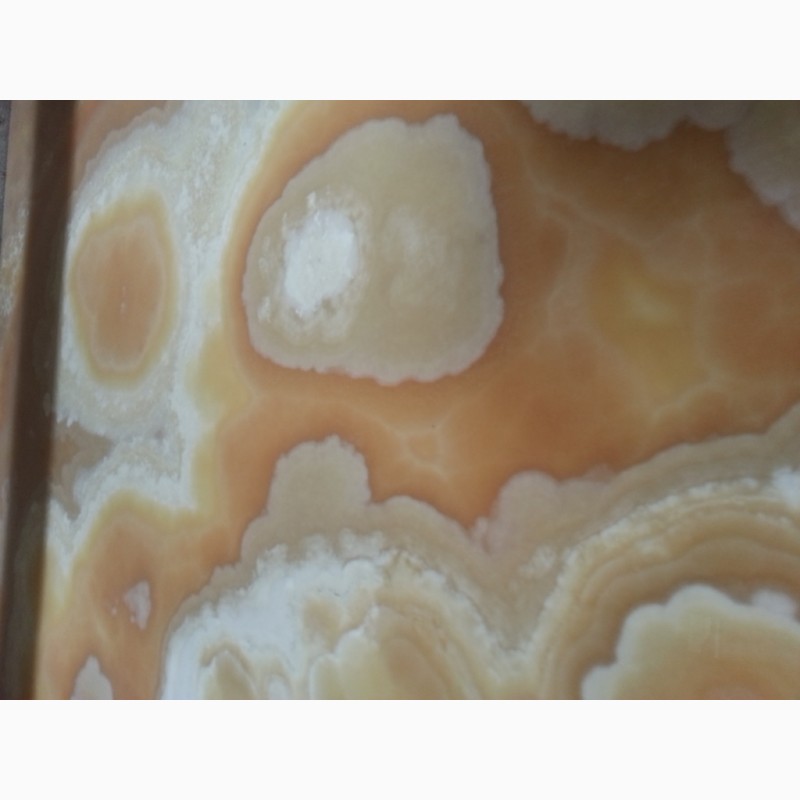 Фото 8. Оникс - светящийся натуральный камень в слябах и окантованных плитах