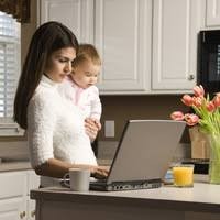 Работа на дому для активных мамочек в декрете