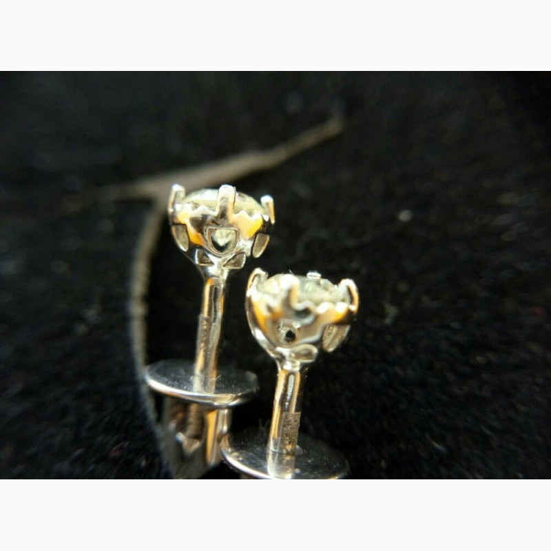 Фото 6. Серьги-пусеты с бриллиантами 0.29 карата