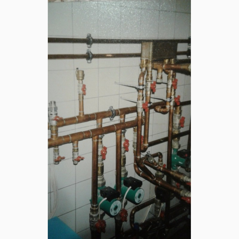 Фото 8. Монтаж систем отопления и водоснабжения
