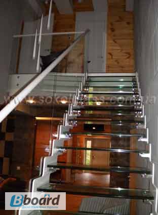 Фото 3. Стеклянная лестница