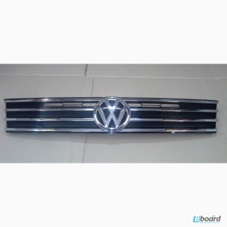 Решетка радиатора Volkswagen Touareg 2015г