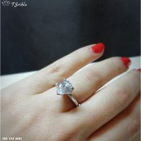 Яркое серебряное кольцо с большим фианитом