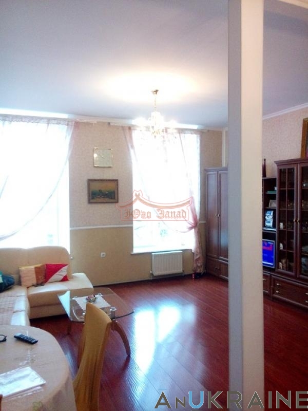 Фото 12. Продается 3-комнатная двухуровневая квартира на Жуковского