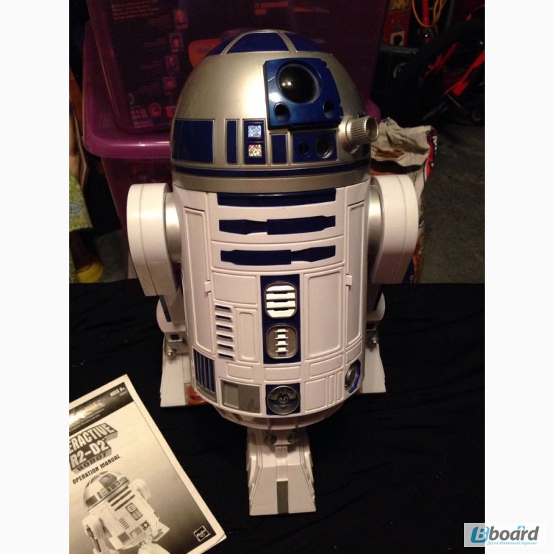 Фото 2. Интерактивный робот R2-D2 с голосовым управлением