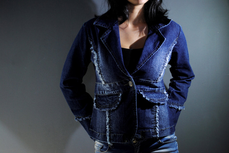 Фото 5. Стильный и элегантный женский джинсовый пиджак