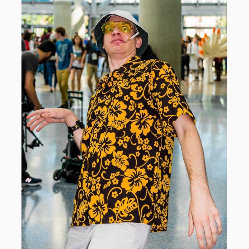 Фото 2. Гавайская рубаха Рауля Дюка из Страх и ненависть в Лас-Вегасе