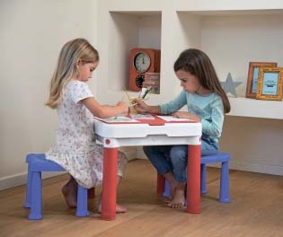 Фото 7. Детский стол для конструктора и творчества в игровую зону