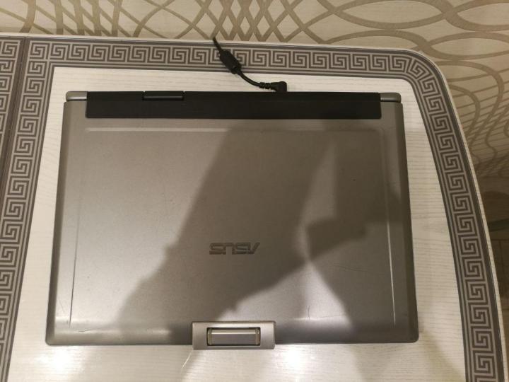 Фото 2. Недорогой двух ядерный ноутбук Asus F5R
