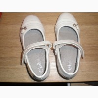Продам туфли лаковые белые 27 размер, 16, 5 см