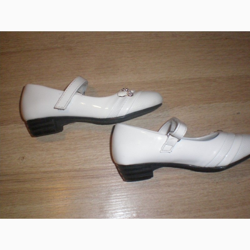Фото 5. Продам туфли лаковые белые 27 размер, 16, 5 см