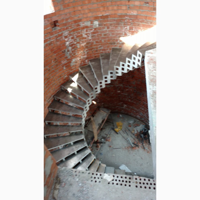 Фото 4. Полукруглые, радиусные, винтовые лестницы.Броневик Днепр